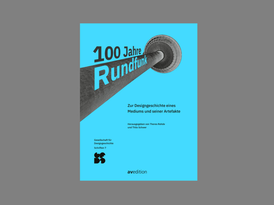 100 Jahre Rundfunk – ﻿Zur Designgeschichte eines Mediums und seiner Artefakte. Gesellschaft für Designgeschichte Schriften 7, Herausgegeben von Theres Rohde und Thilo Schwer, avedition, 2024.